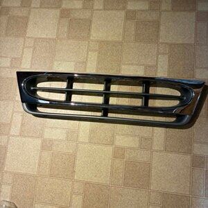 1997-2002 Ford E150 e250 E350 Van Chrome Grille W/Silver  OEM #F7UB-8150-BCW